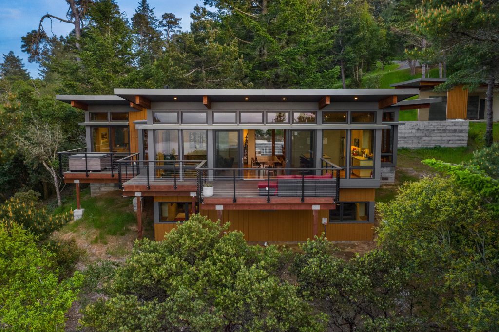 Discover The Allure of Modern Prefab Homes Today!